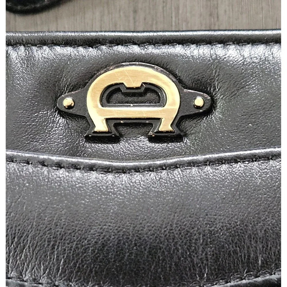 Aigner Crossbody Purse Shoulder Bag Handbag Smooth Black Leather Minimalist Vtg - Picture 9 of 12